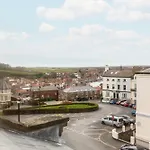 The Town House 3*