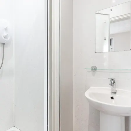 The Town House Pensionat 3*