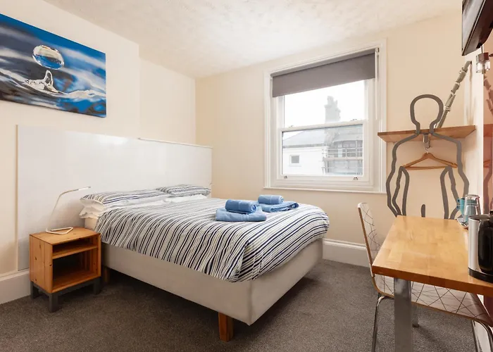 Guest house The Town House 3*