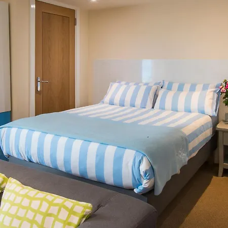 ゲストハウス The Town House